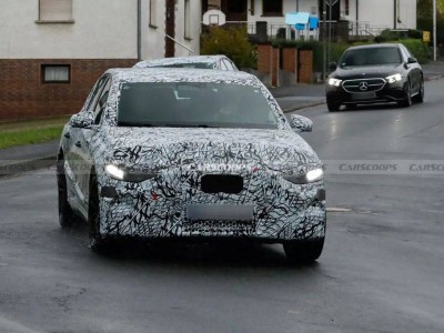 純電動奔馳E級諜照流出 2027年或登場 傳統造型與科技配置并存