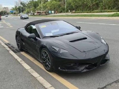 騰勢Z敞篷版路試諜照曝光，性能配置亮眼，價格幾何引網友熱議？