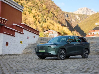 續(xù)航強(qiáng)空間大還智能！紅旗HS6 PHEV重新定義混動(dòng)SUV新標(biāo)桿