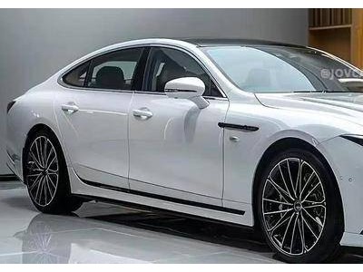 全新雷克薩斯ES來襲！新增四驅(qū)還升級內(nèi)飾，40 - 50萬預(yù)算選它如何？