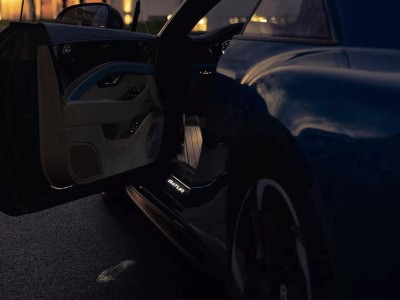 賓利再升級!40余萬微鏡助力,11秒定制迎賓燈光秀開啟奢華新體驗