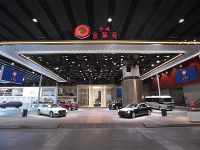 廣州車展看東方豪華新標桿!紅旗金葵花“國賓車隊”演繹中式美學盛宴
