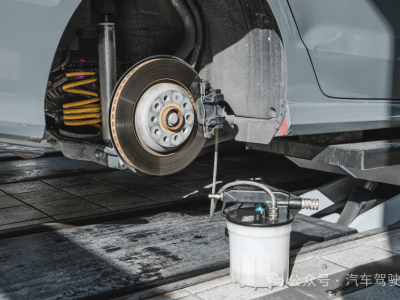 剎車油更換關(guān)乎安全,為何修理廠常“抗拒”?車主需知應(yīng)對(duì)策略