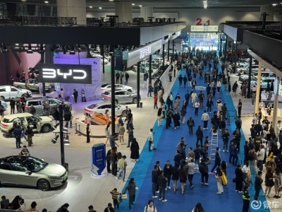 2025廣州車展：仰望汽車攜多款重磅車型亮相，技術成果閃耀全場