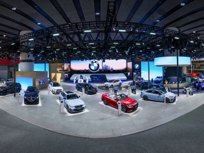 百年傳承與創(chuàng)新破局：寶馬以技術(shù)為筆，繪就豪華出行新畫卷