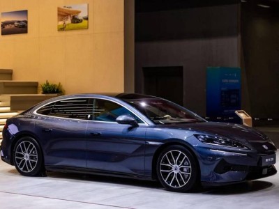 TVB主持人黃翠如助陣 騰勢(shì)全系車型亮相廣州車展 展現(xiàn)科技豪華魅力