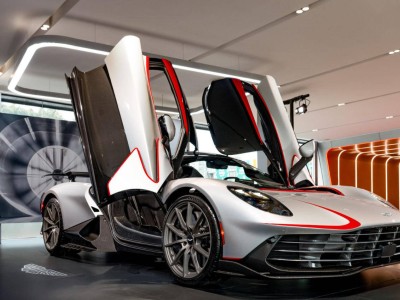 電動化浪潮下另辟蹊徑:阿斯頓·馬丁以混動極致走出超豪華新路