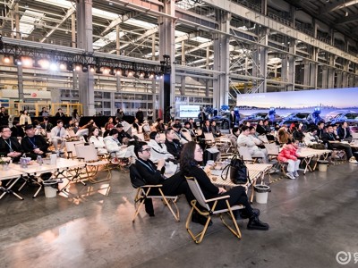 享界S9：以工業詩意重構豪華，開啟新豪華哲學新境界