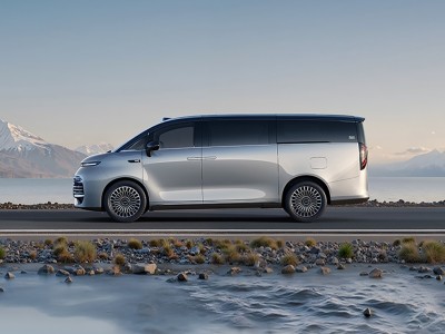 吉利銀河V900攜超級AI增程登場,以全能實力重塑高端MPV出行新體驗