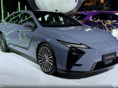 全新雷克薩斯ES將至:現款大促VS新款亮點,購車抉擇看這里