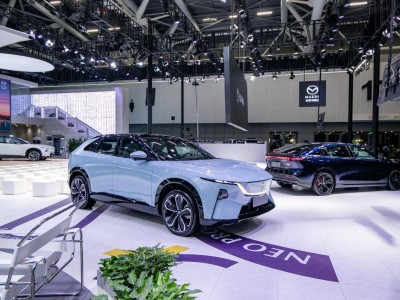 EZ-60領航,長安馬自達攜新能源矩陣于2025廣州車展大放異彩