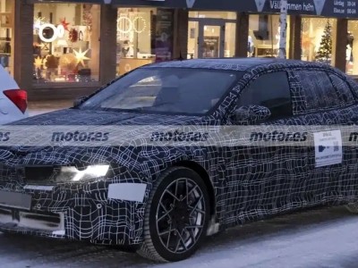 全新寶馬i3諜照曝光!2026首發(fā) 基于800V平臺(tái) 或推四電機(jī)M3車型