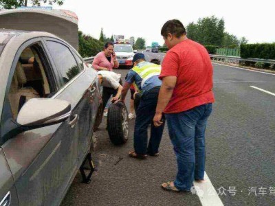 高速爆胎別慌!掌握應急車道換胎正確步驟,安全又避免扣分