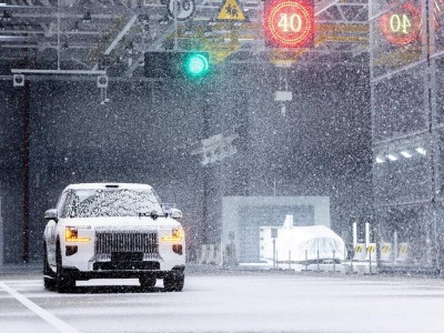 從碰撞到環(huán)境:吉利全域安全中心如何以系統(tǒng)協(xié)同守護(hù)出行安全?