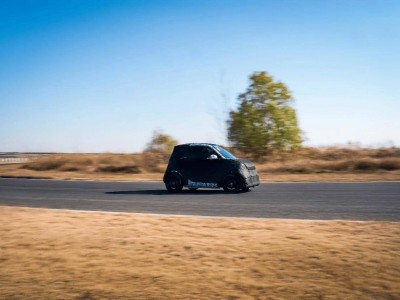 回歸“老本行”:smart #2雙門純電小車啟動路試