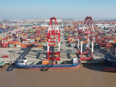 長三角聯動新突破!“蕪湖-上海”江海聯運助力新能源汽車高效出口