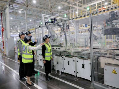 高知精英“叛逃”傳統豪車,嵐圖泰山憑何重塑中國豪華新標桿?