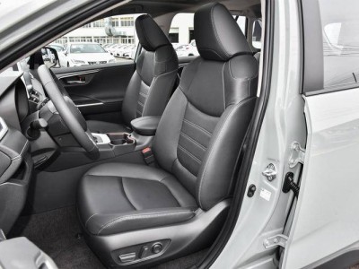 起亞K5 2025款：2900mm軸距打造舒適空間，百度智聯(lián)引領(lǐng)科技新體驗